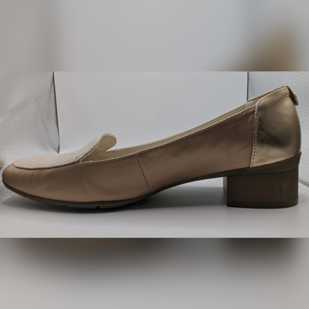 Anne Klein Daneen cream and two-tone gold Leather Loafer Shoe Low Heel Sz 9 - Picture 2 of 7